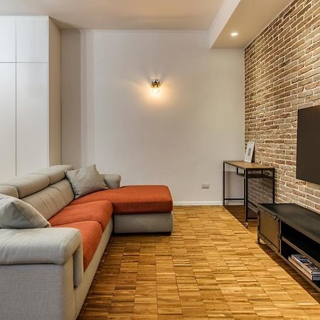 Beplace Apartments In Isola Milan Exterior photo
