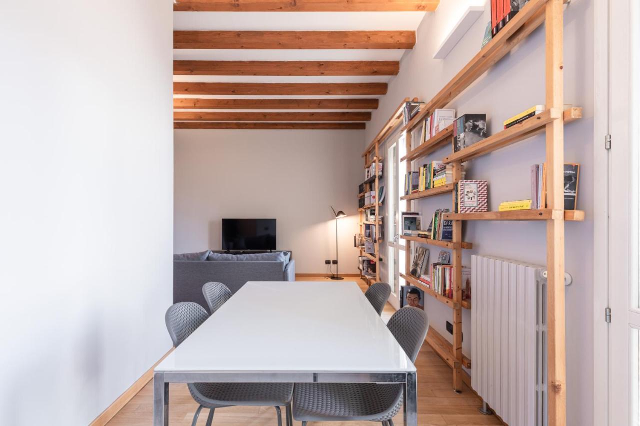 Beplace Apartments In Isola Milan Exterior photo