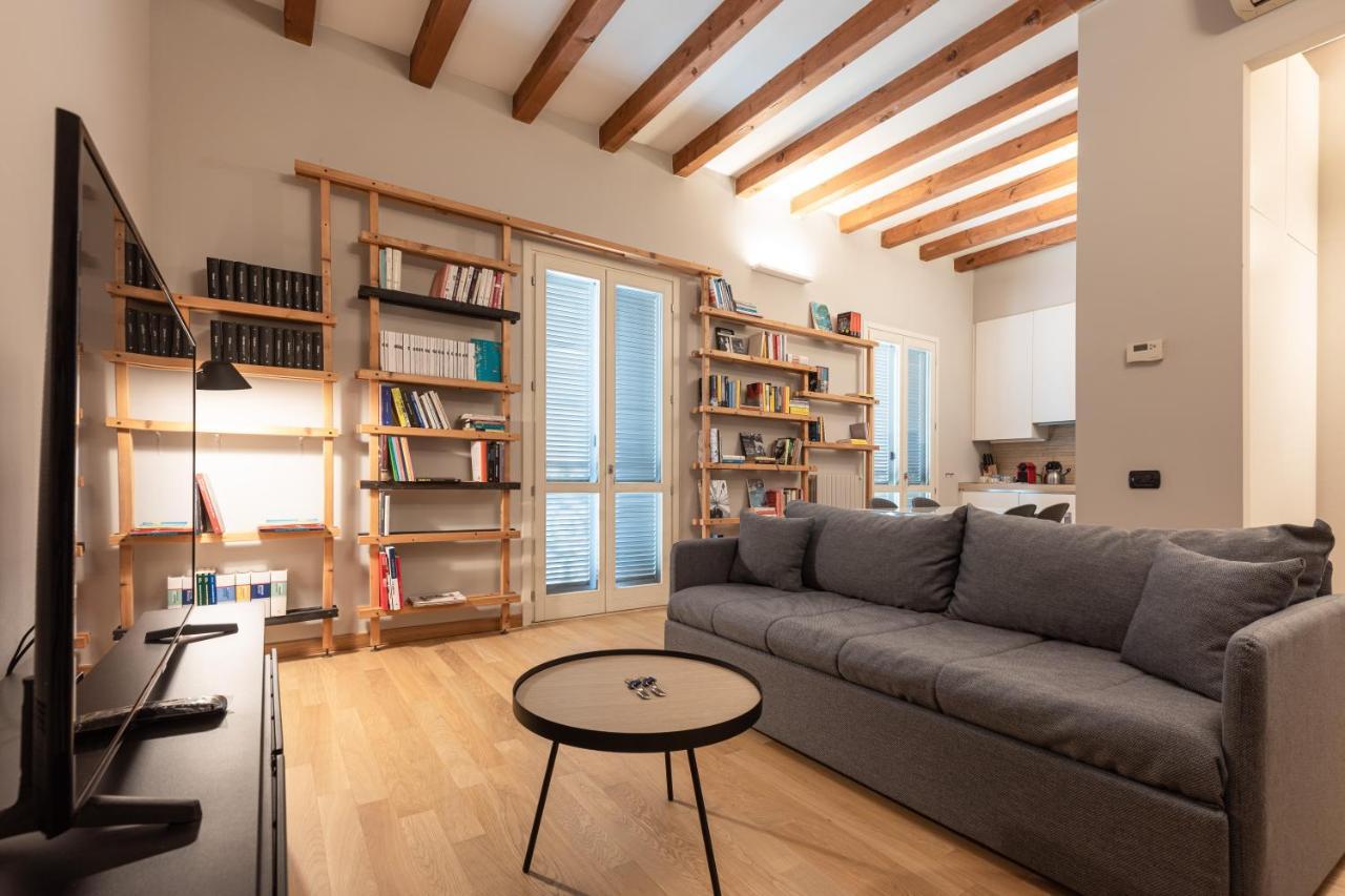 Beplace Apartments In Isola Milan Exterior photo