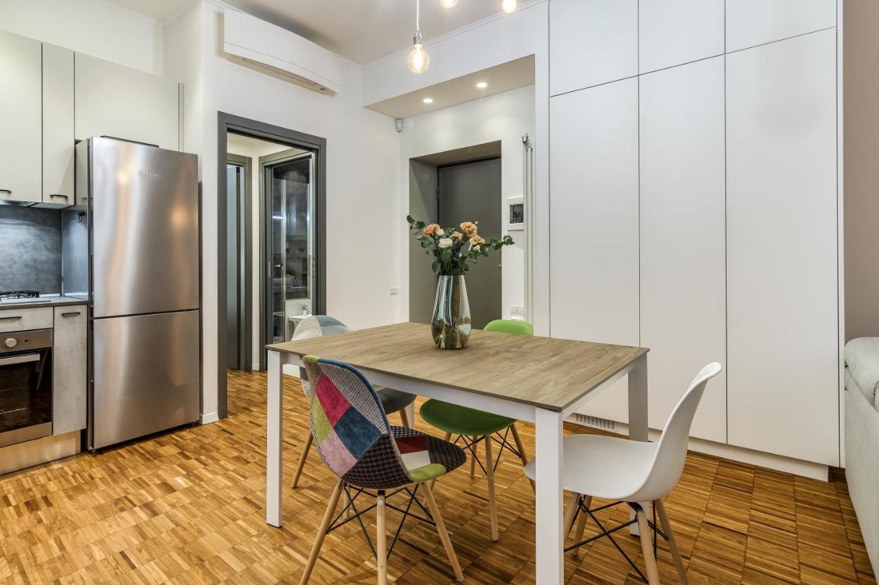 Beplace Apartments In Isola Milan Exterior photo